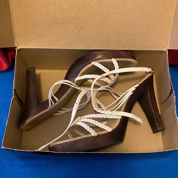 Wood platform sandals - Picture 7 of 7